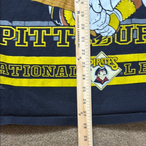 Vintage Mens Looney Tunes Taz Pittsburgh Pirates T Shirt Size XL MLB 1993 - Picture 8 of 10